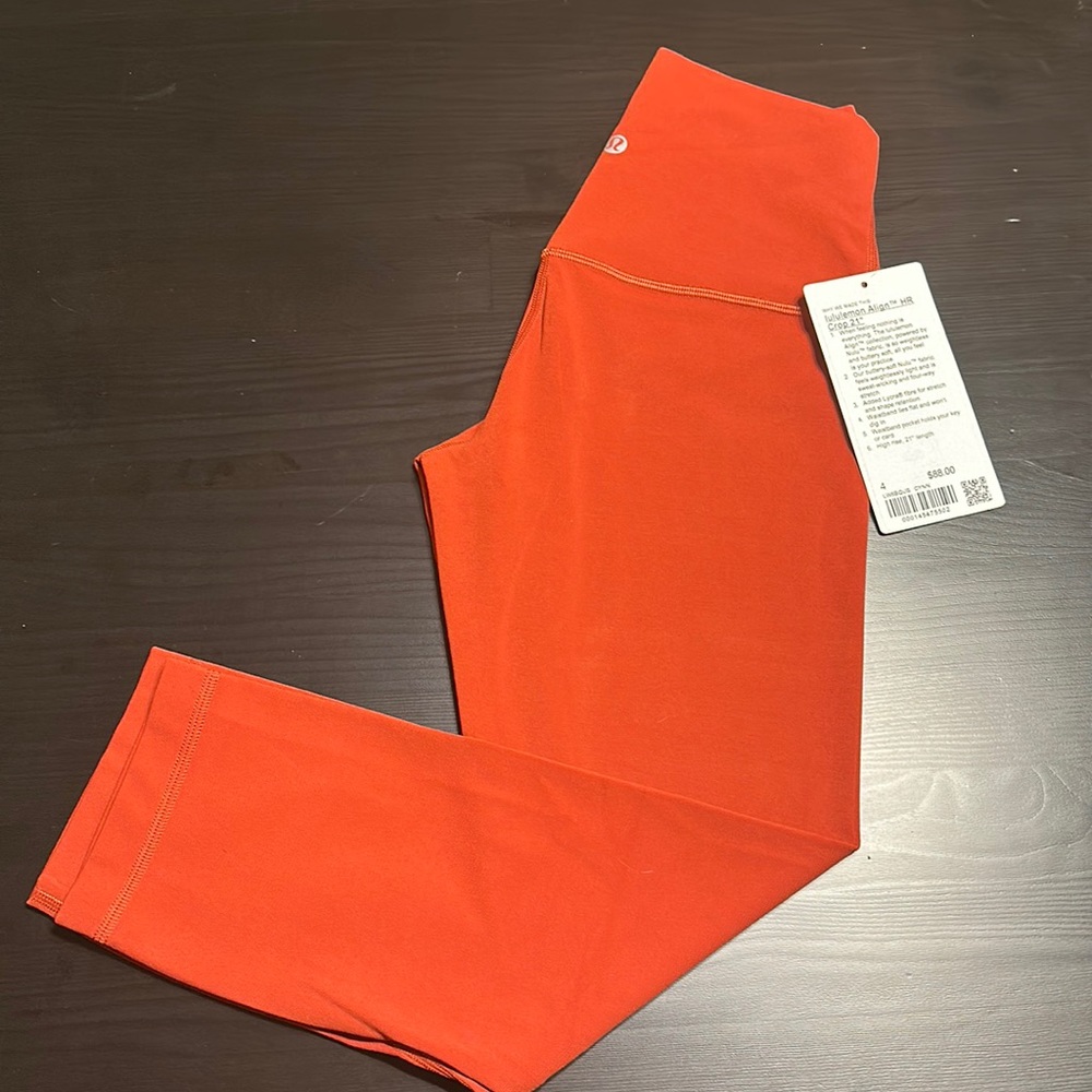 NWT Lululemon Align Crop 21’’